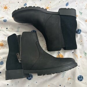 WOMEN'S EMELIE™ II ZIP WATERPROOF ANKLE BOOT // never worn
